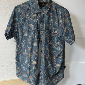 Men’s howler bros short sleeved pearl snap. Desert print